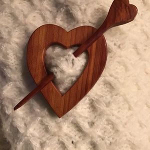 Heart wood scarf holder